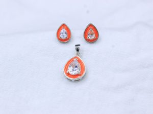 Pendant 8
