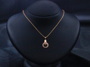 Timeless Rose Loop